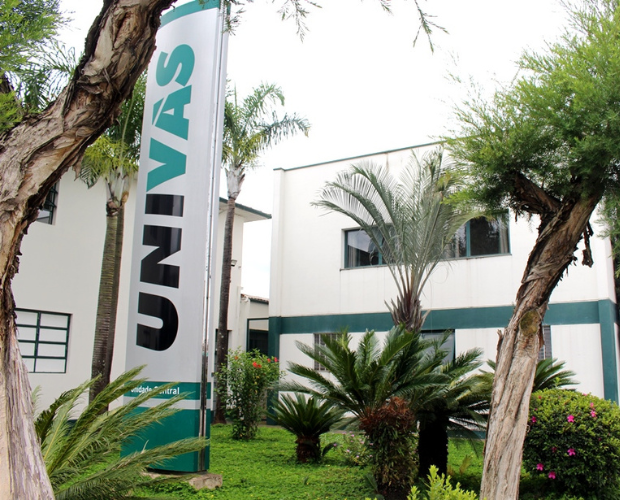 Univs desenvolve prottipo de mdia fidelidade para cricotireoidostomia de emergncia